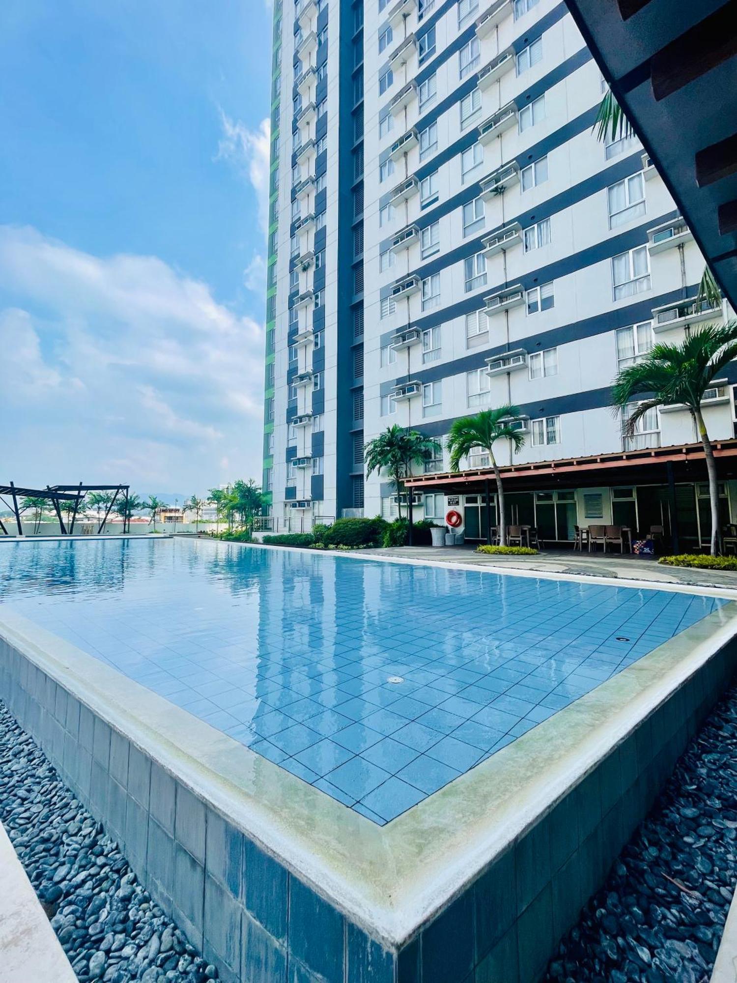 2-Bedroom Condo Unit With Balcony At Centrio Tower Beside Ayala Centrio Mall Downtown Cdo Cagayan de Oro Exteriör bild
