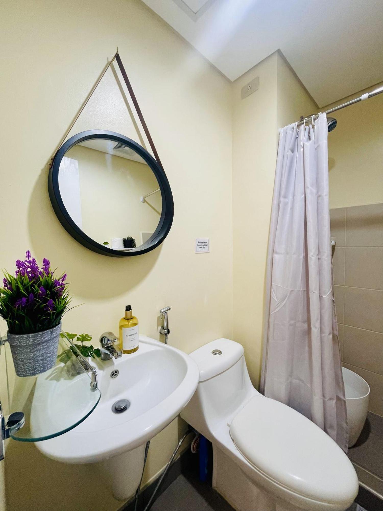 2-Bedroom Condo Unit With Balcony At Centrio Tower Beside Ayala Centrio Mall Downtown Cdo Cagayan de Oro Exteriör bild