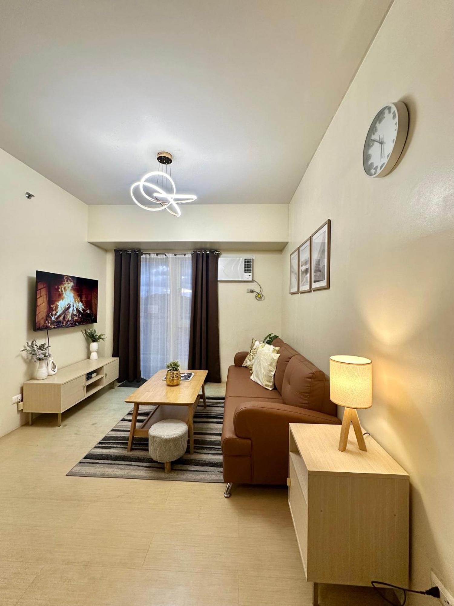 2-Bedroom Condo Unit With Balcony At Centrio Tower Beside Ayala Centrio Mall Downtown Cdo Cagayan de Oro Exteriör bild
