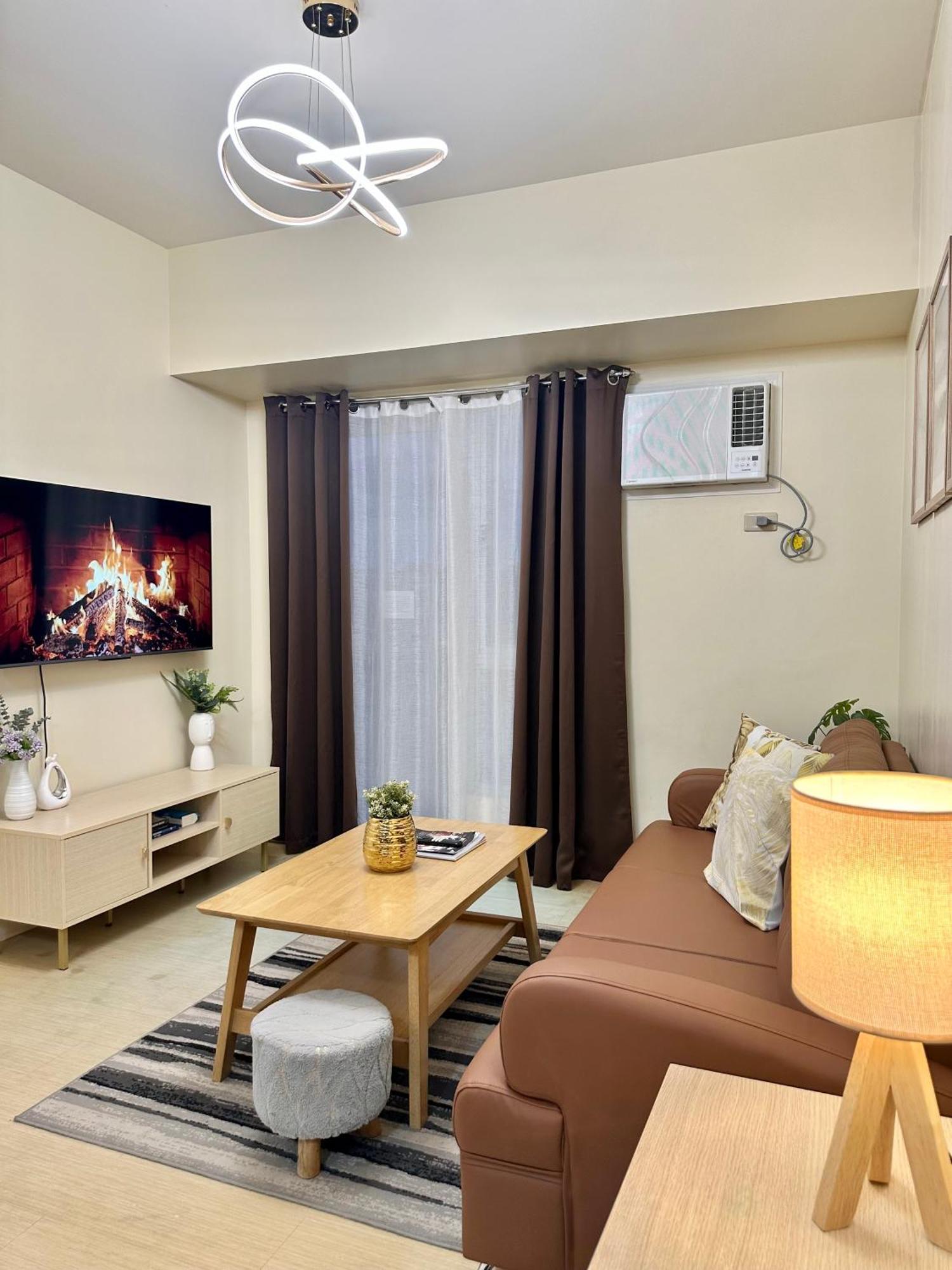 2-Bedroom Condo Unit With Balcony At Centrio Tower Beside Ayala Centrio Mall Downtown Cdo Cagayan de Oro Exteriör bild