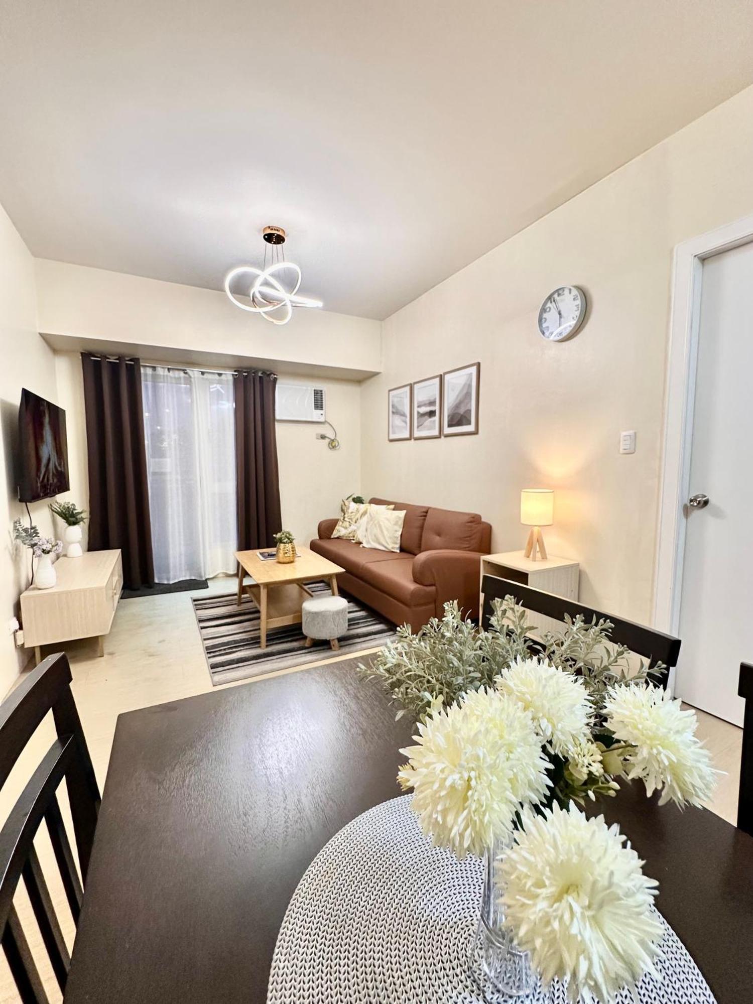 2-Bedroom Condo Unit With Balcony At Centrio Tower Beside Ayala Centrio Mall Downtown Cdo Cagayan de Oro Exteriör bild