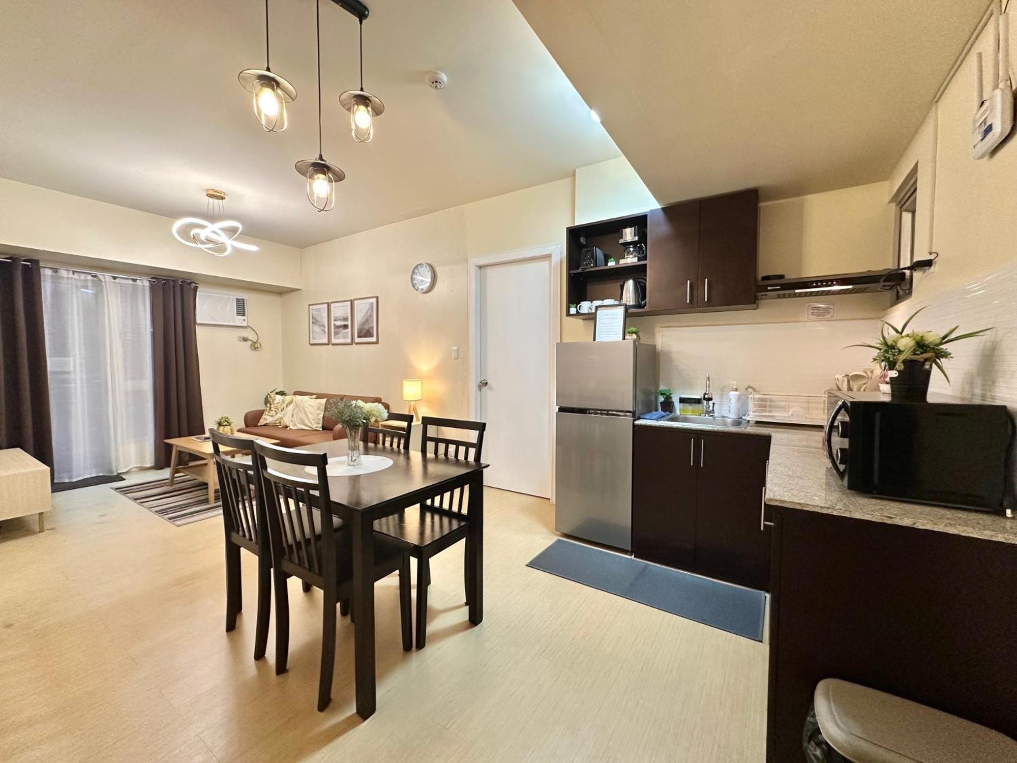2-Bedroom Condo Unit With Balcony At Centrio Tower Beside Ayala Centrio Mall Downtown Cdo Cagayan de Oro Exteriör bild