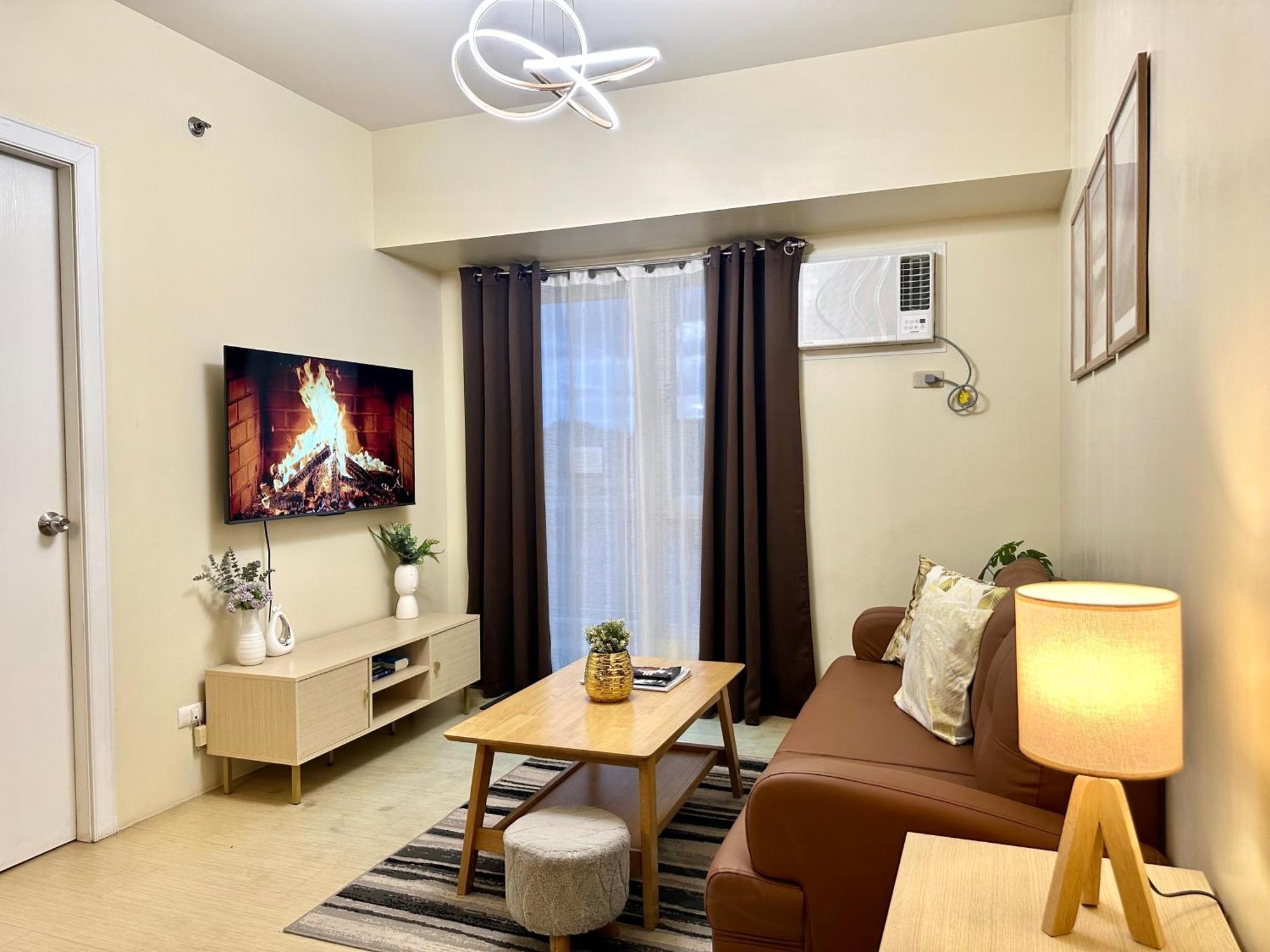 2-Bedroom Condo Unit With Balcony At Centrio Tower Beside Ayala Centrio Mall Downtown Cdo Cagayan de Oro Exteriör bild