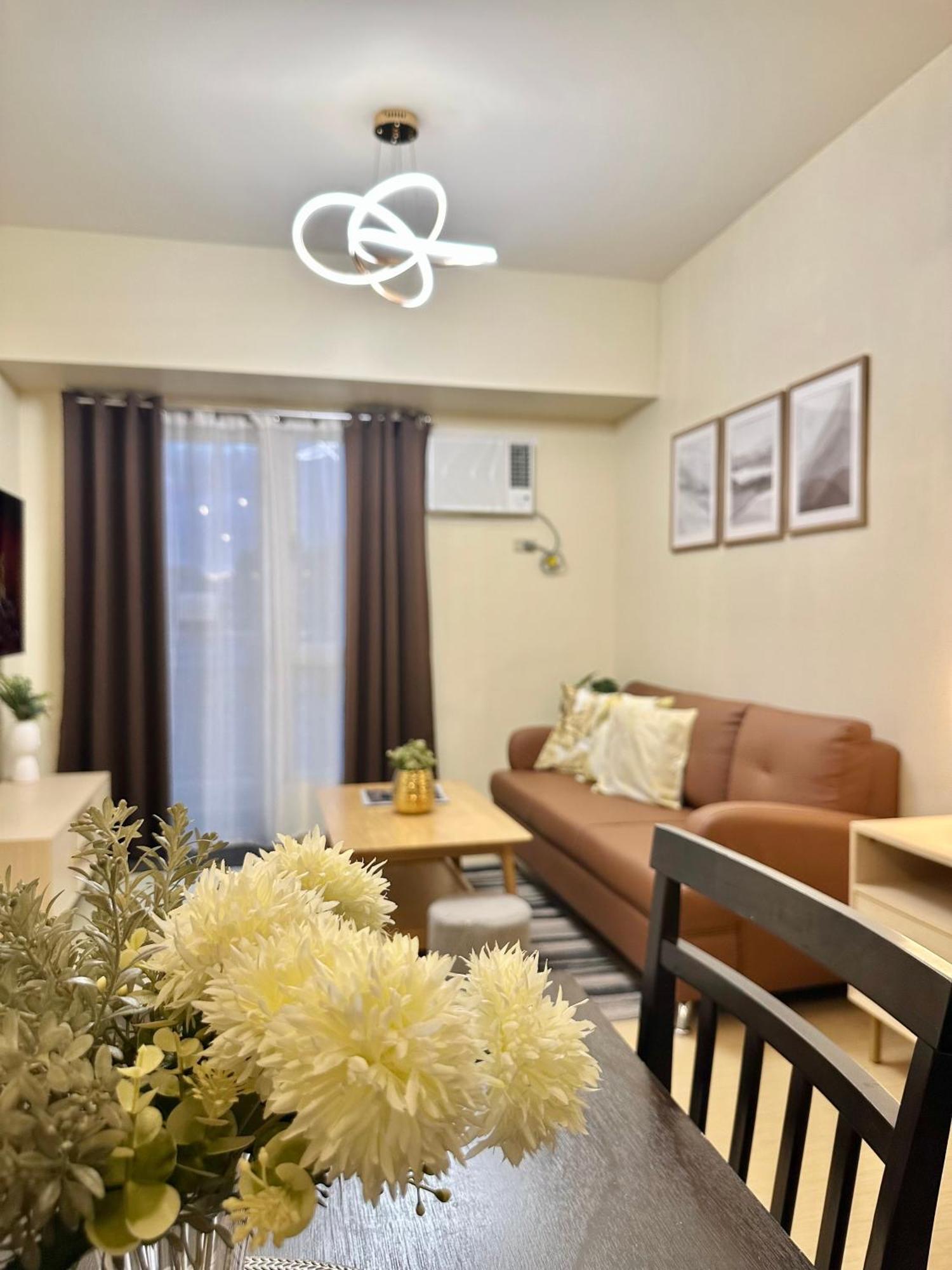 2-Bedroom Condo Unit With Balcony At Centrio Tower Beside Ayala Centrio Mall Downtown Cdo Cagayan de Oro Exteriör bild