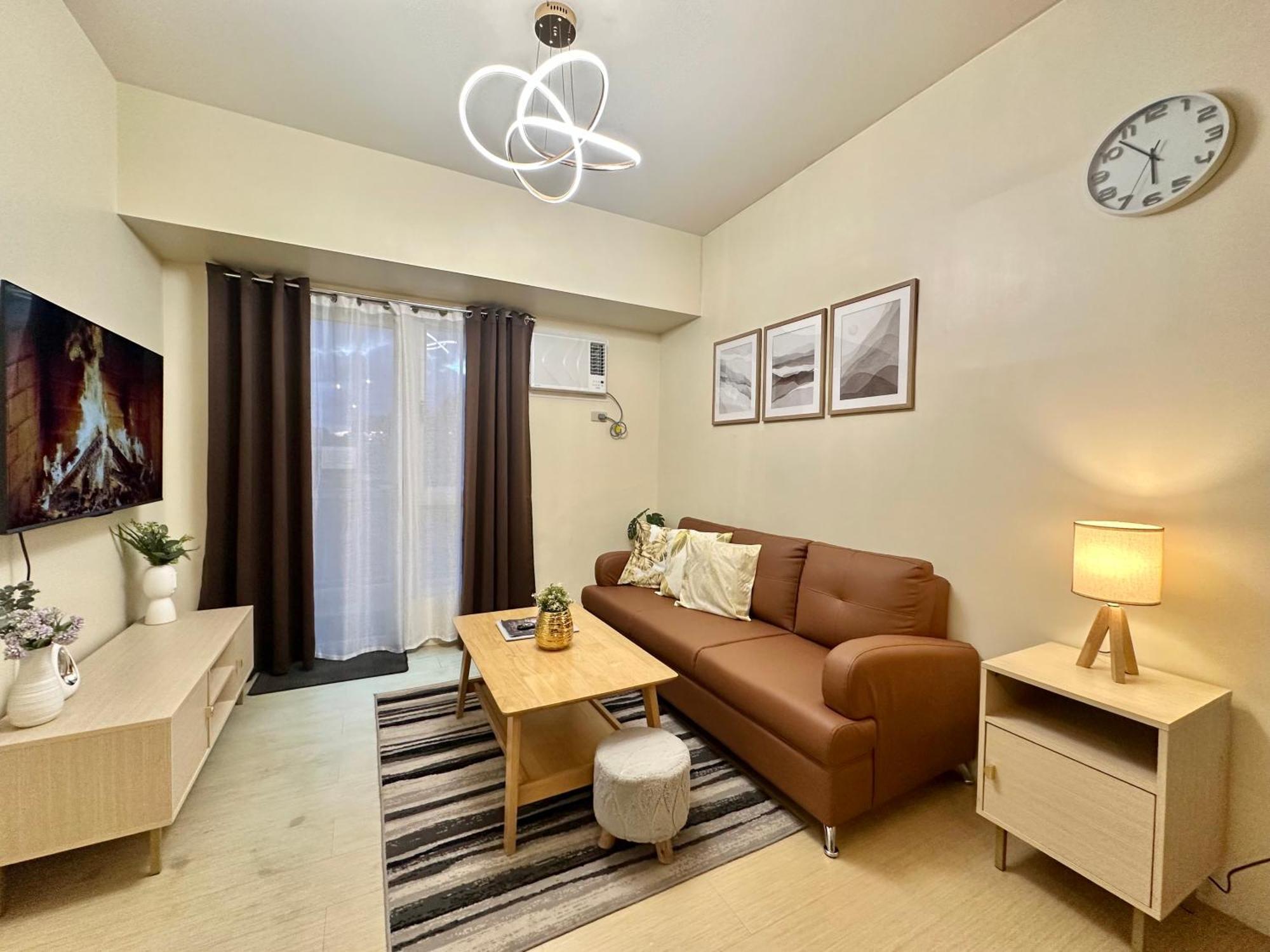 2-Bedroom Condo Unit With Balcony At Centrio Tower Beside Ayala Centrio Mall Downtown Cdo Cagayan de Oro Exteriör bild