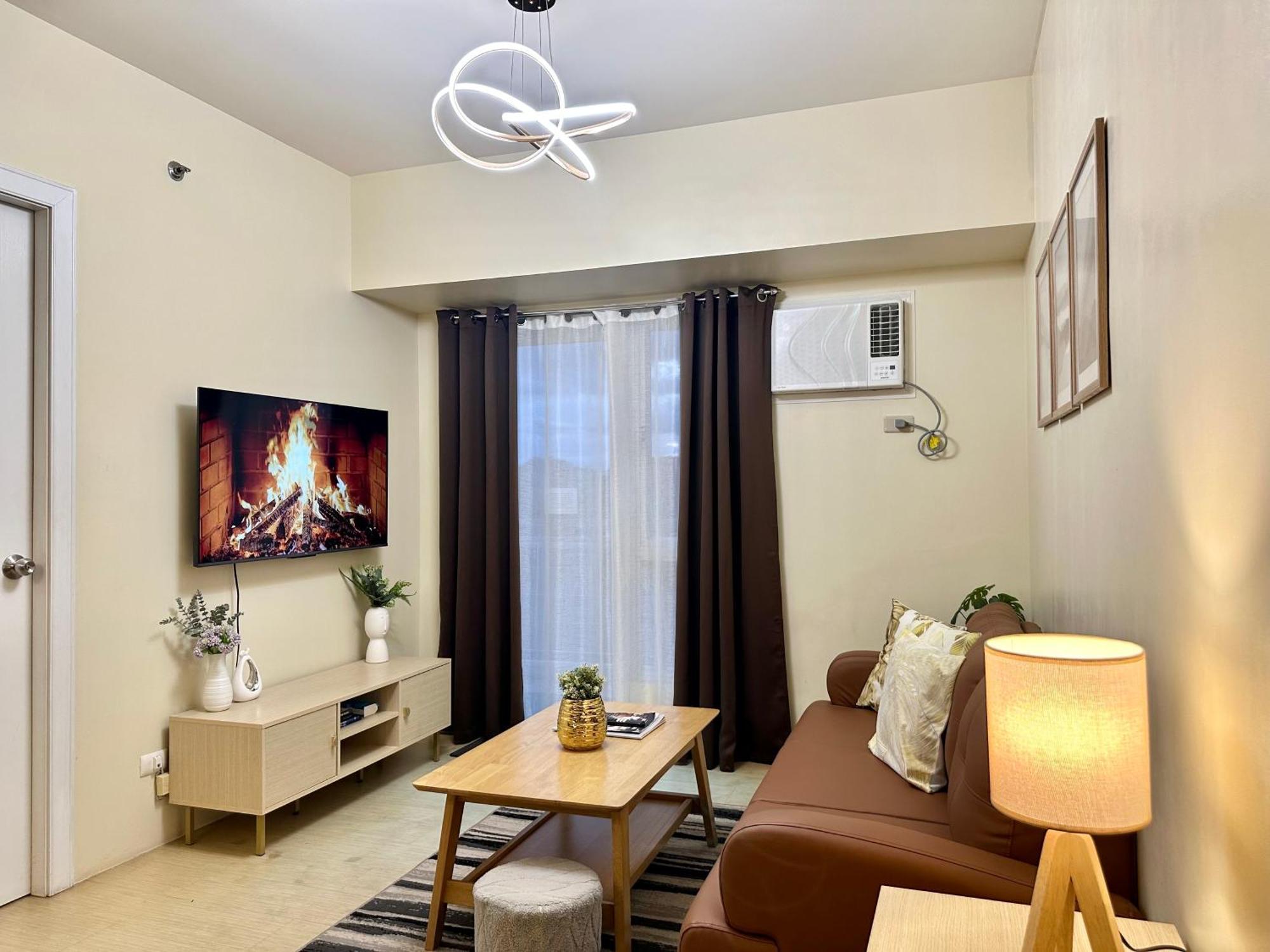 2-Bedroom Condo Unit With Balcony At Centrio Tower Beside Ayala Centrio Mall Downtown Cdo Cagayan de Oro Exteriör bild