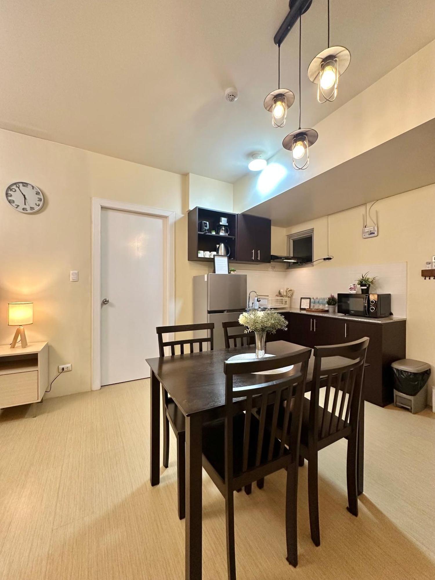 2-Bedroom Condo Unit With Balcony At Centrio Tower Beside Ayala Centrio Mall Downtown Cdo Cagayan de Oro Exteriör bild