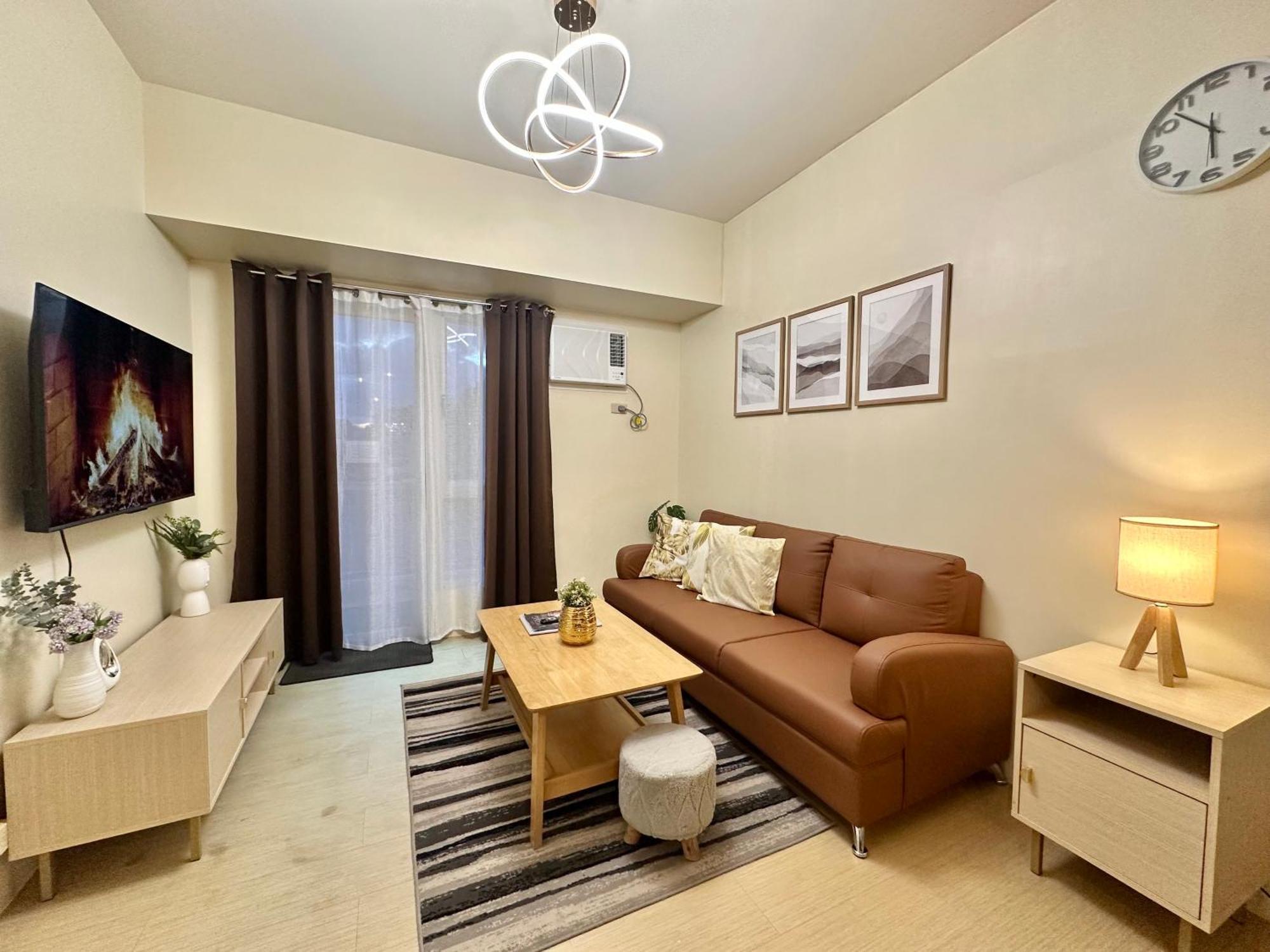 2-Bedroom Condo Unit With Balcony At Centrio Tower Beside Ayala Centrio Mall Downtown Cdo Cagayan de Oro Exteriör bild