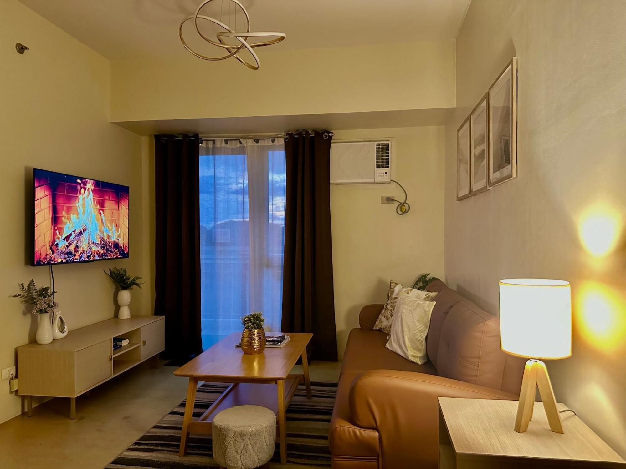 2-Bedroom Condo Unit With Balcony At Centrio Tower Beside Ayala Centrio Mall Downtown Cdo Cagayan de Oro Exteriör bild