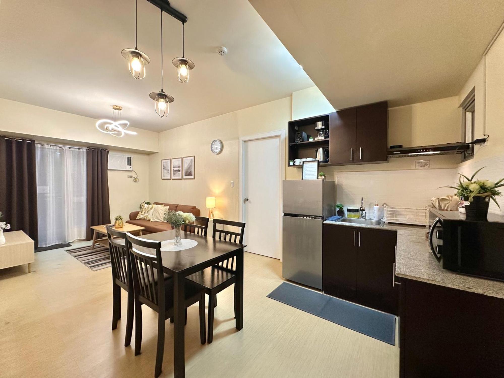 2-Bedroom Condo Unit With Balcony At Centrio Tower Beside Ayala Centrio Mall Downtown Cdo Cagayan de Oro Exteriör bild