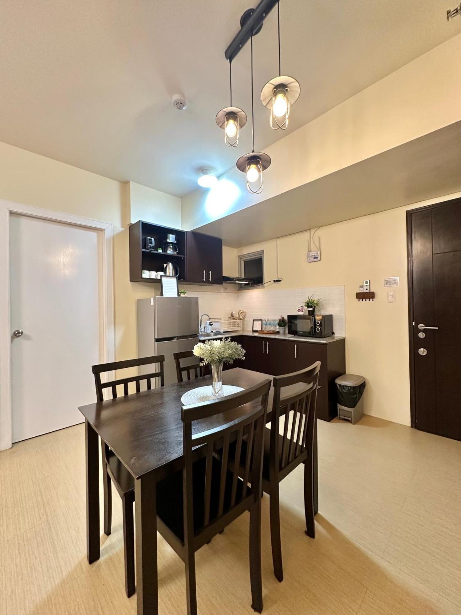 2-Bedroom Condo Unit With Balcony At Centrio Tower Beside Ayala Centrio Mall Downtown Cdo Cagayan de Oro Exteriör bild